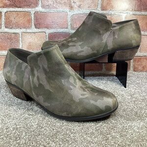 Torrid womens Camo ankle boots size 11 WW